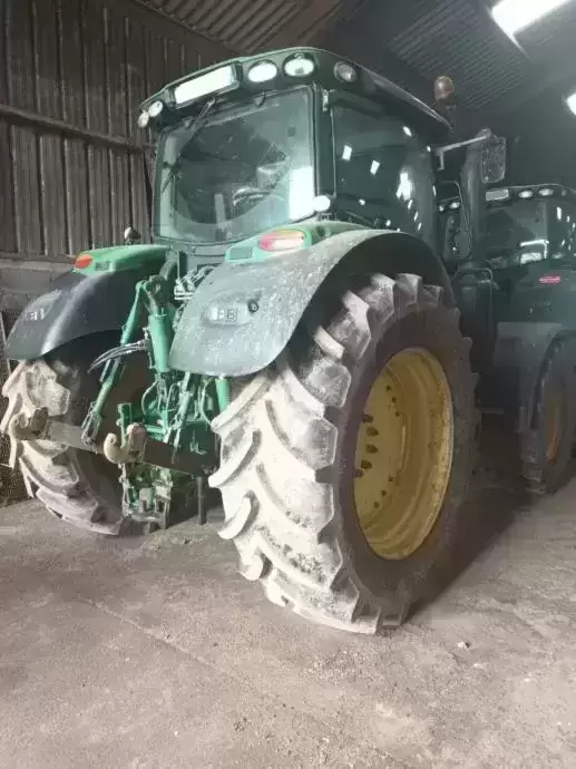 John Deere 6175R