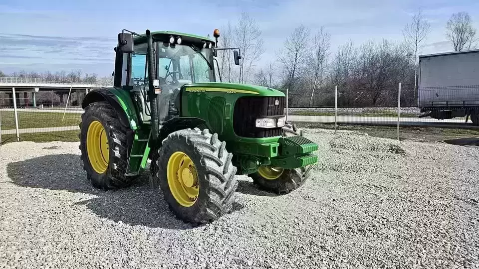 John Deere 6920