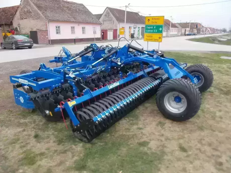 Tanjurača BTH 600 Landstal